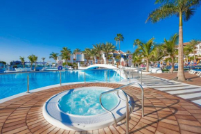 Parque Santiago III beach & all amenities